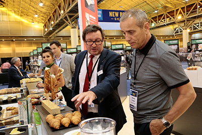 bread experience exhibitor attendee show floor